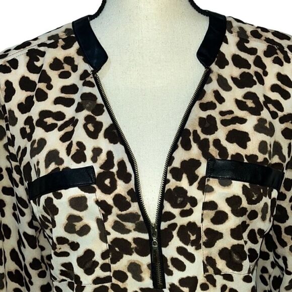 NY&Co Leopard Print Pullover Blouse- Flawed - Picture 5 of 13